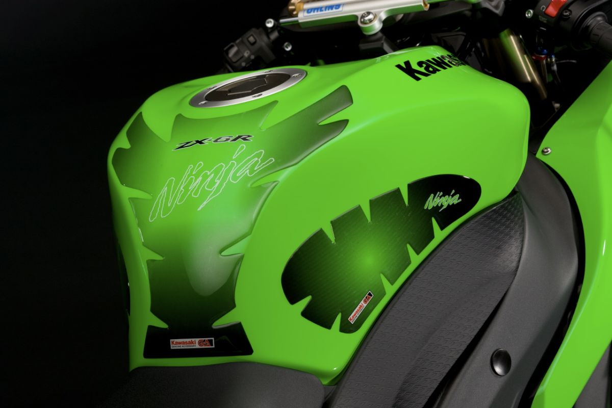 PROTECTIONS LATÉRALES DE RÉSERVOIR 168TPT0025 Esprit KAWASAKI la